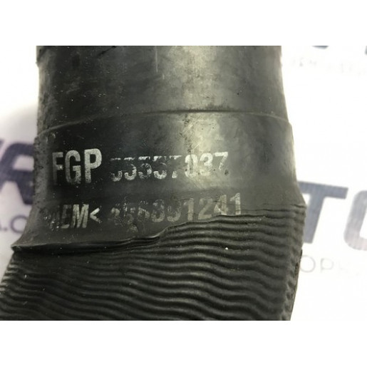 Патрубок інтеркулера Opel Astra H 1.9 СDTI 2004-2010 55557037